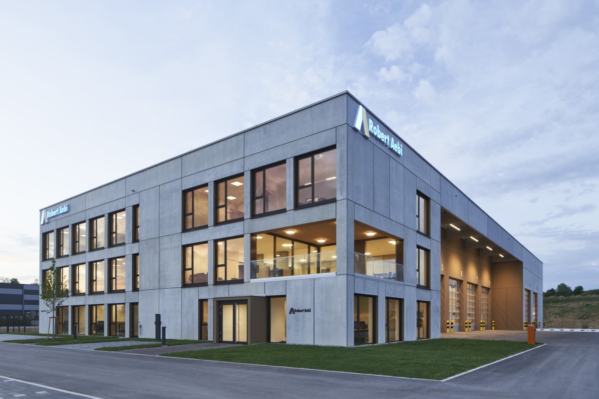 Gebäudeansicht diagonal