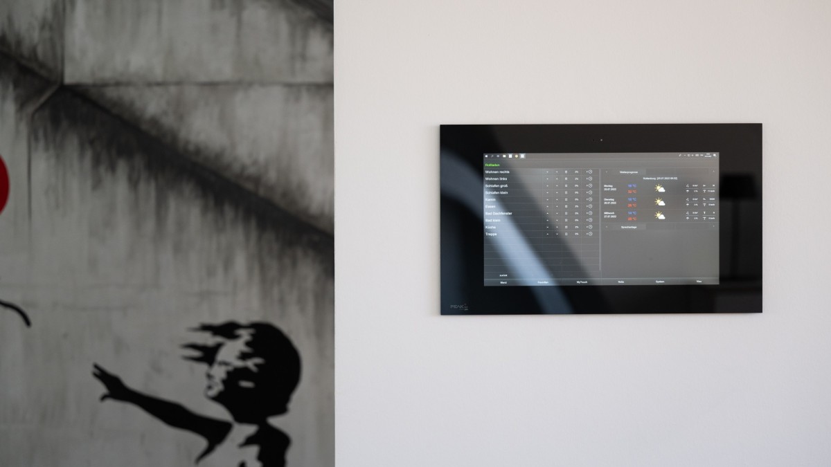 Touch-Screen Smart Home