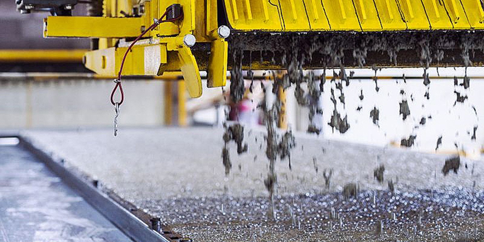 Produktion von Betonfertigteilen. Detailaufnahme.